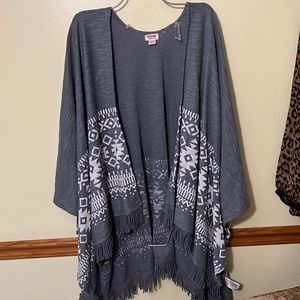 Mossimo Supply Co kimono. Gray aztec print. Size: S/M. Cotton